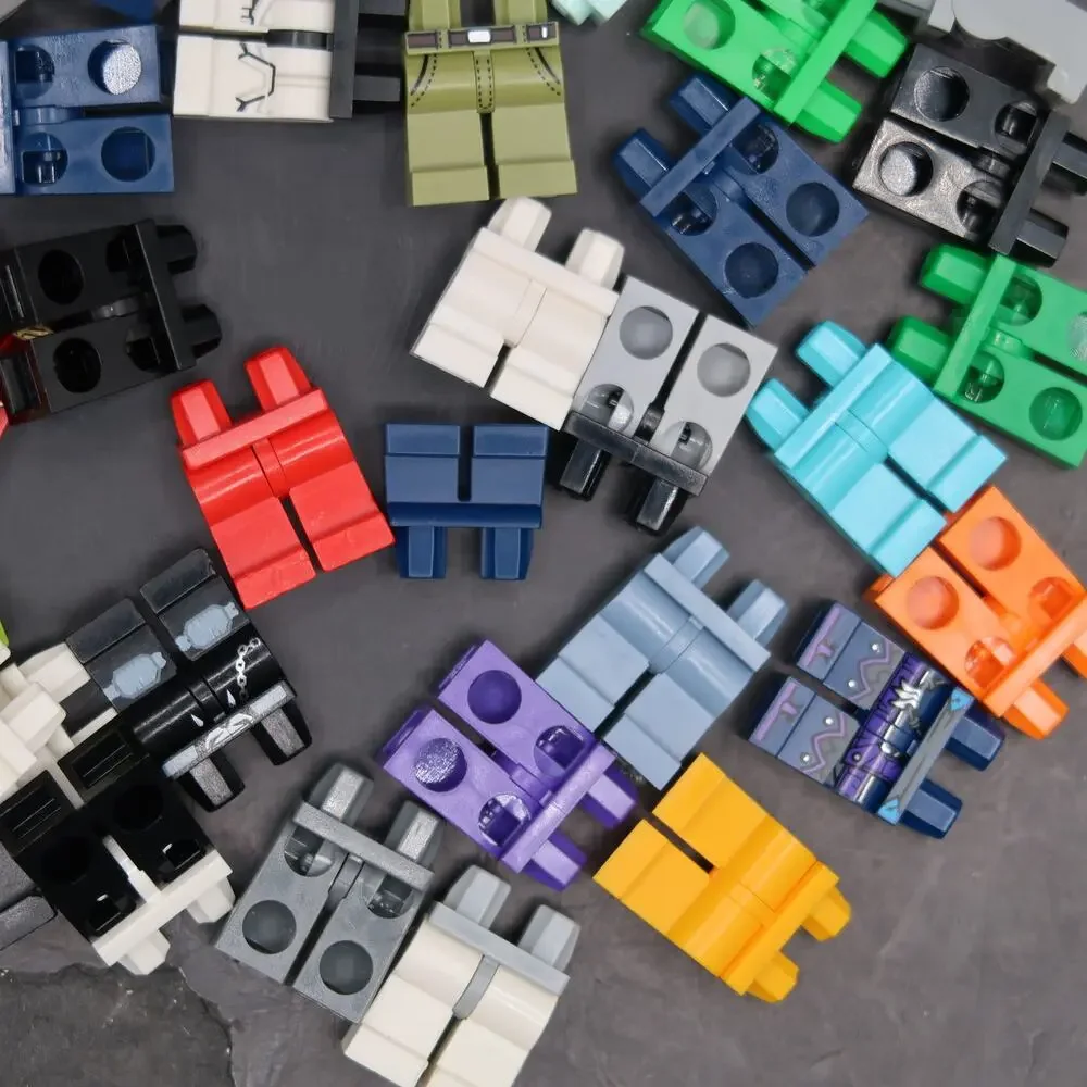 Lego Minifigure Leg Assembly Assorted Lot Of 40 Minifigs For Parts / Repair